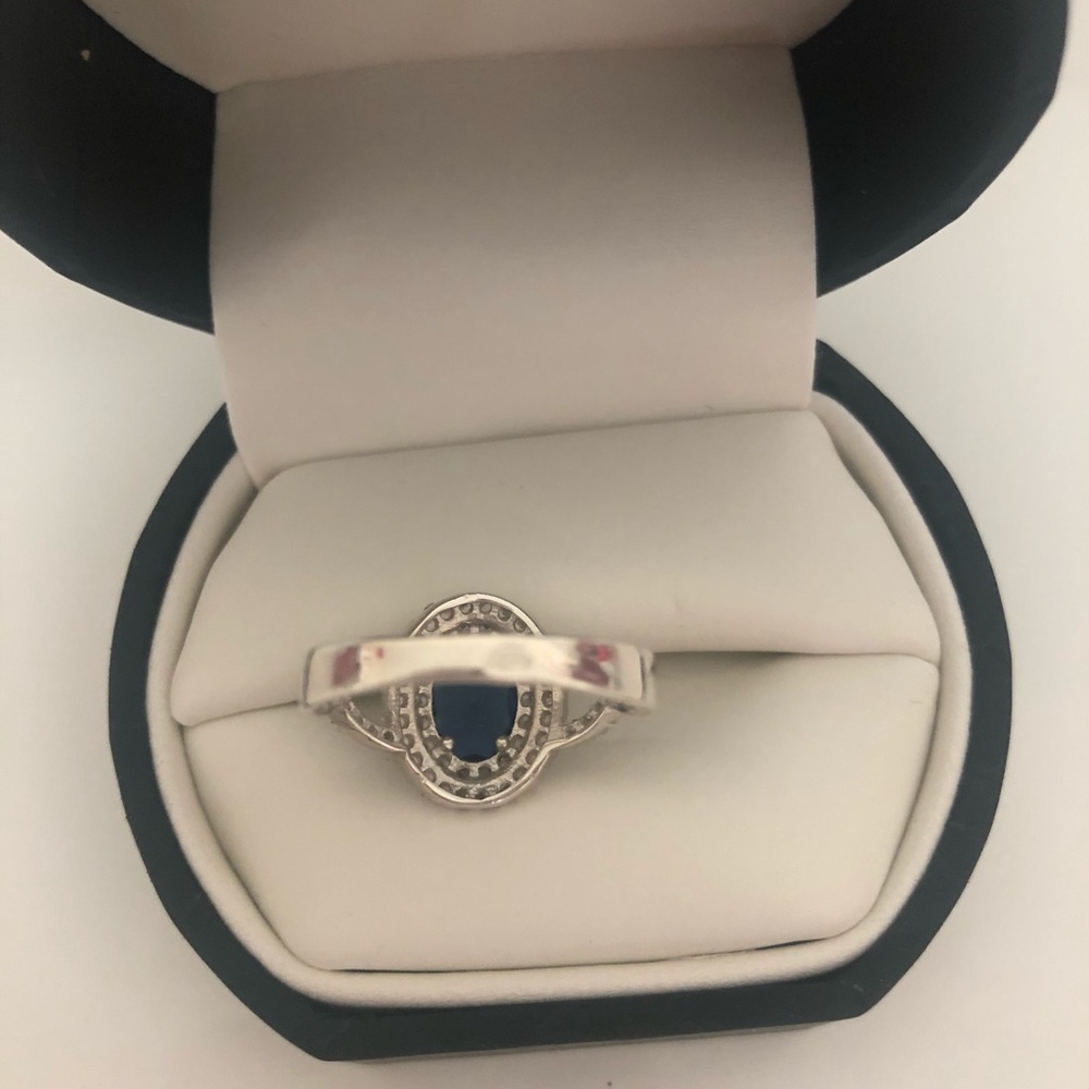 Ring - Picture 3 of 5